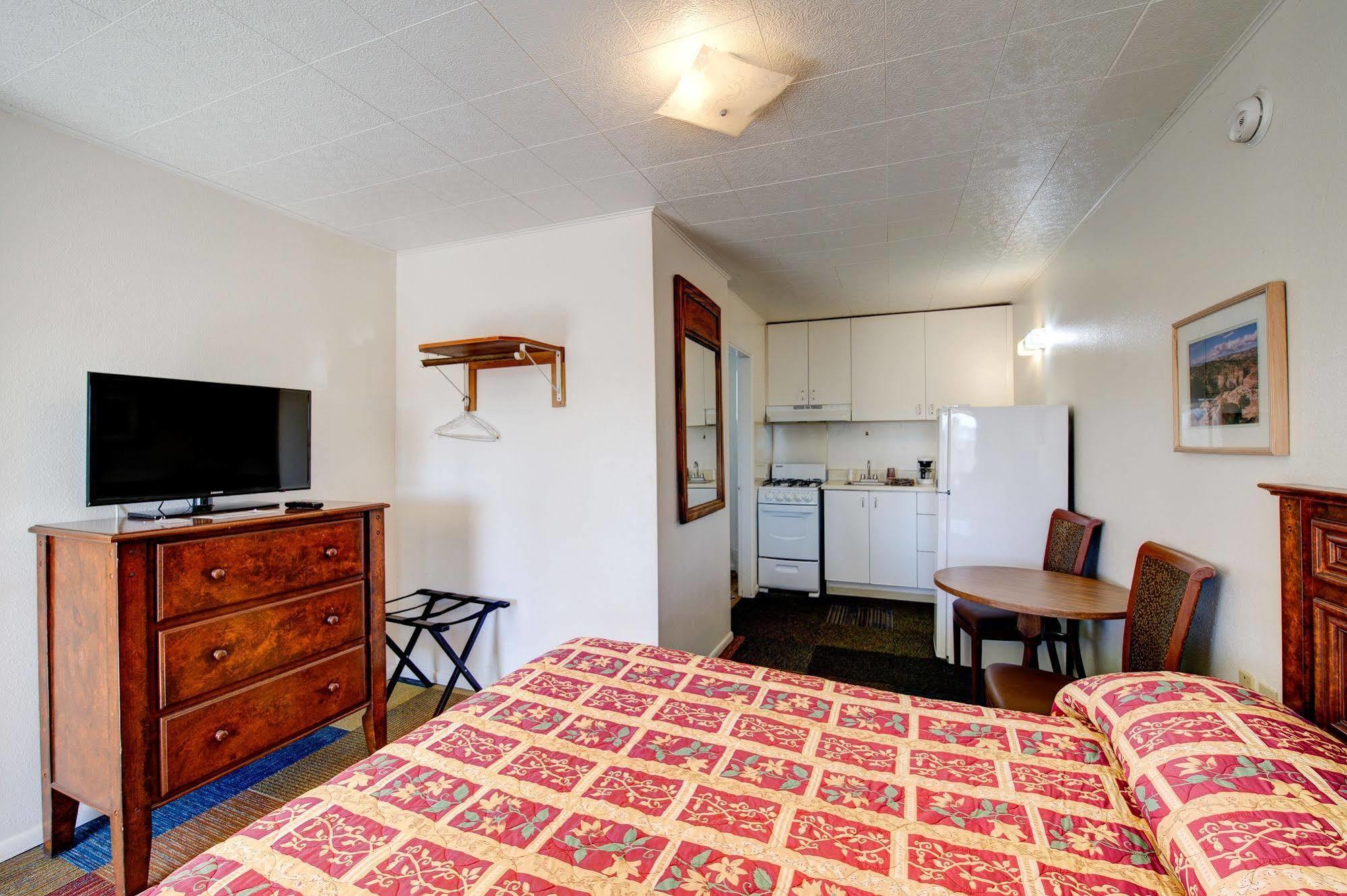 Crimson Hills Motel Parowan ภายนอก รูปภาพ